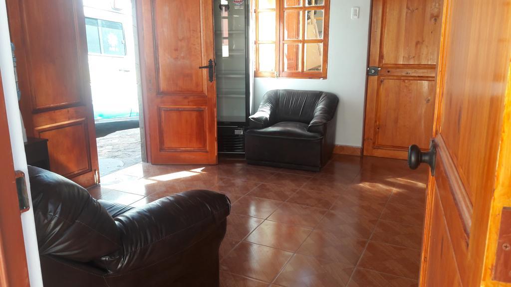 Hostal Casa Flores Сан-Педро-де-Атакама Экстерьер фото